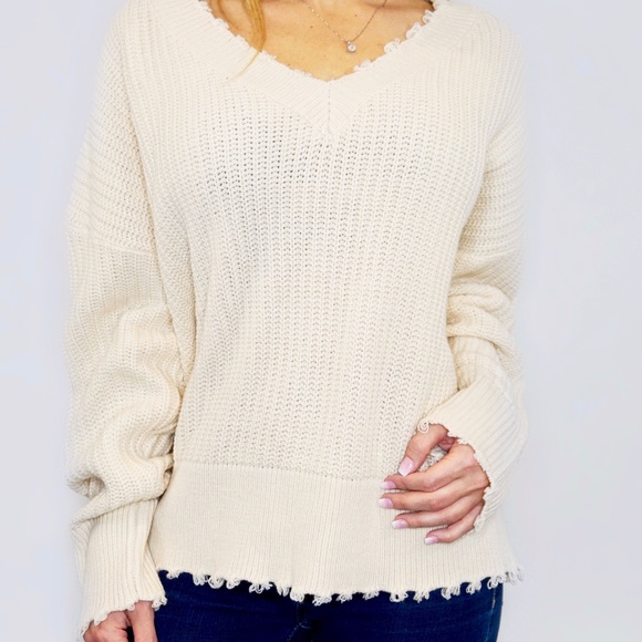 *NEW* CREAM KNIT TOP - Picture 2 of 3